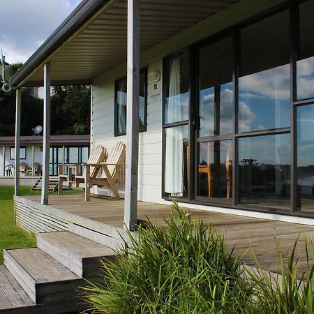 Oakura Beach Holiday Park Esterno foto