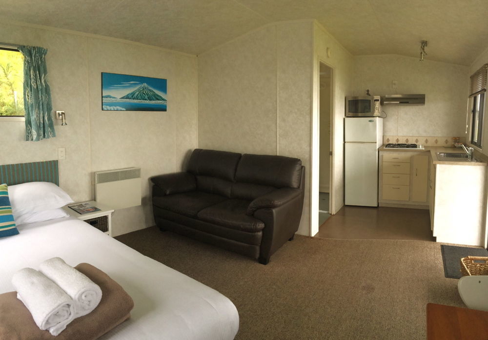 Oakura Beach Holiday Park Esterno foto