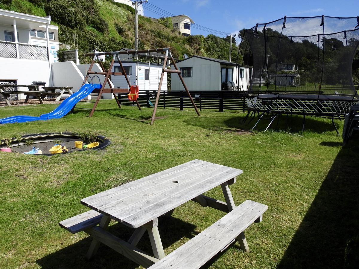 Oakura Beach Holiday Park Esterno foto