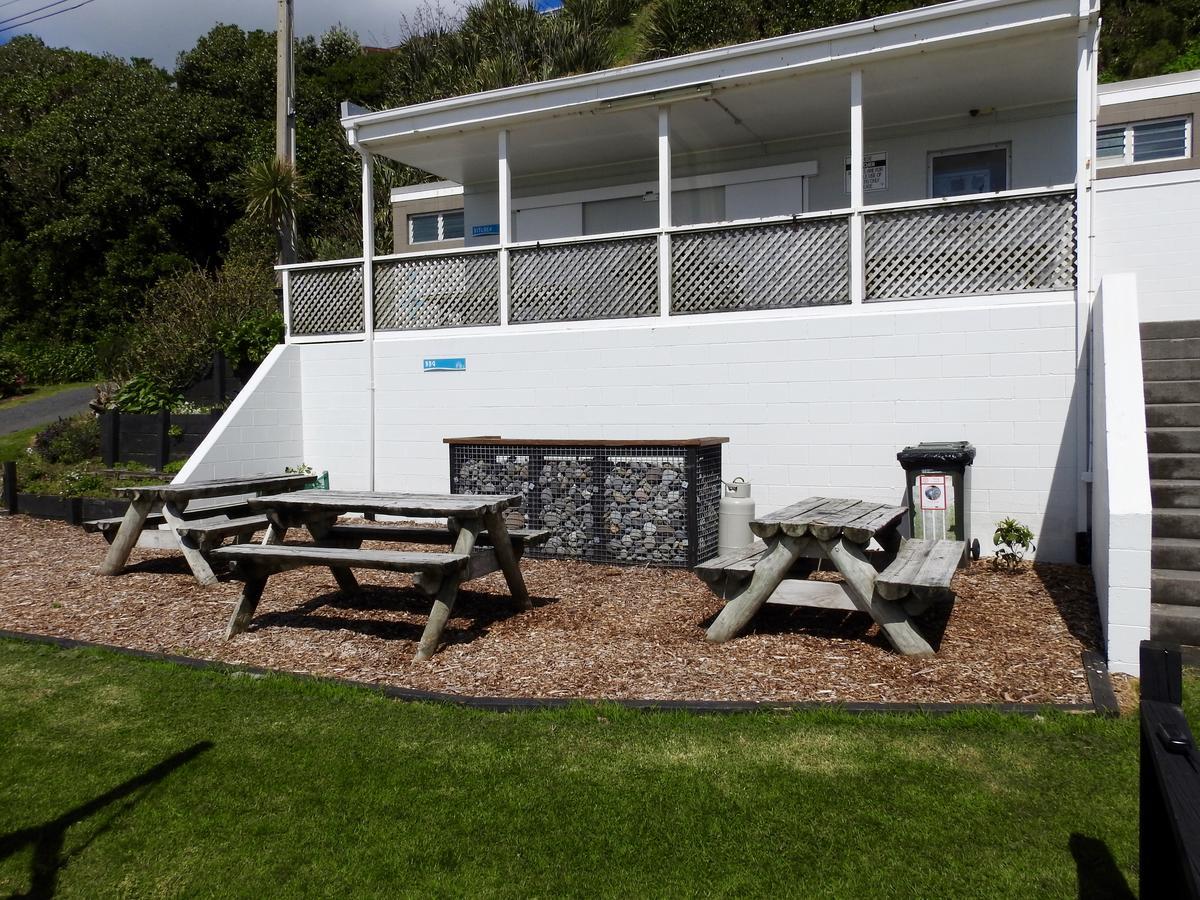 Oakura Beach Holiday Park Esterno foto