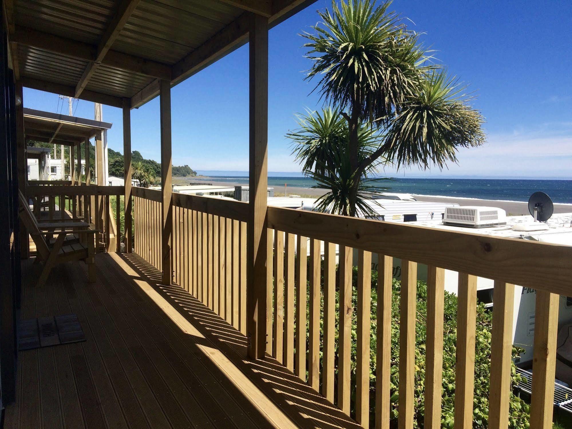 Oakura Beach Holiday Park Esterno foto