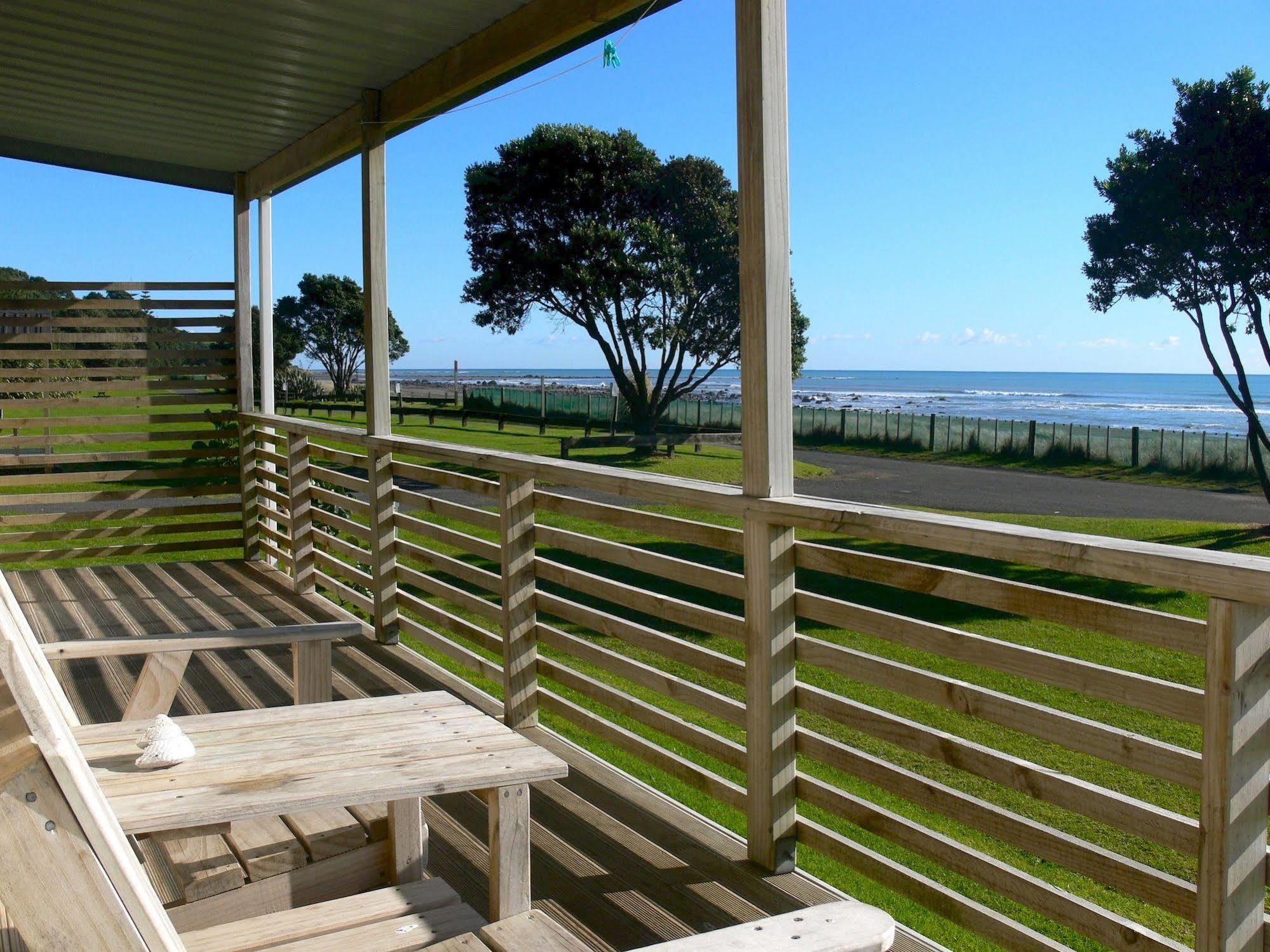 Oakura Beach Holiday Park Esterno foto