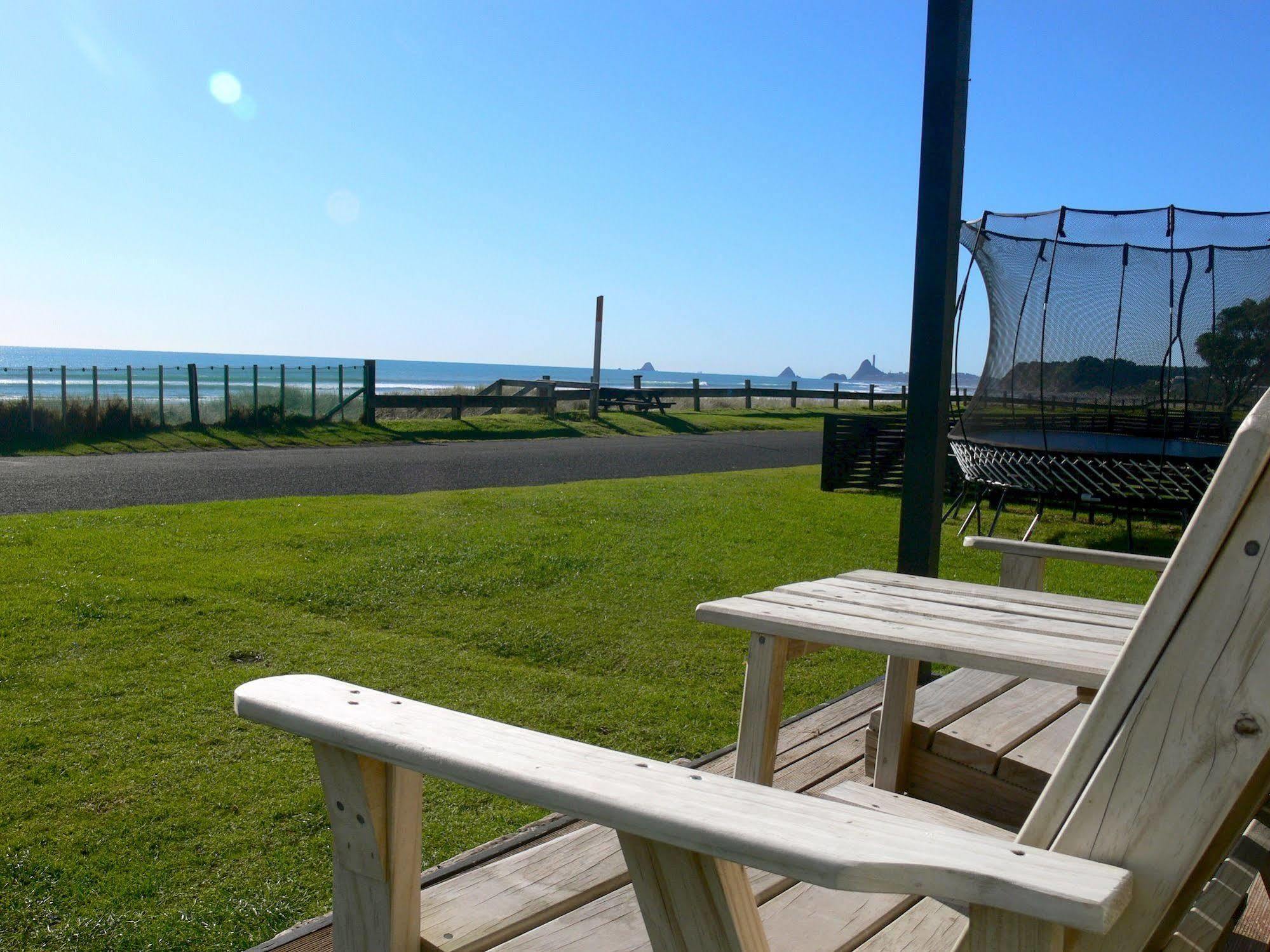Oakura Beach Holiday Park Esterno foto