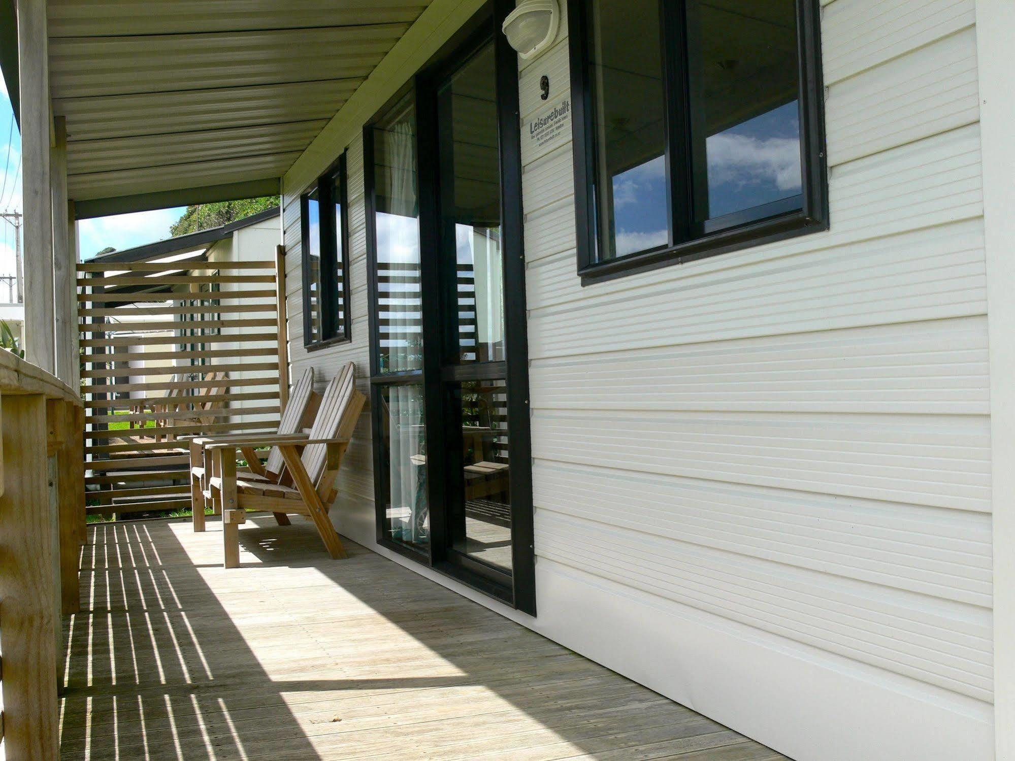 Oakura Beach Holiday Park Esterno foto