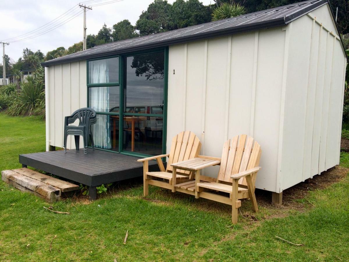 Oakura Beach Holiday Park Esterno foto